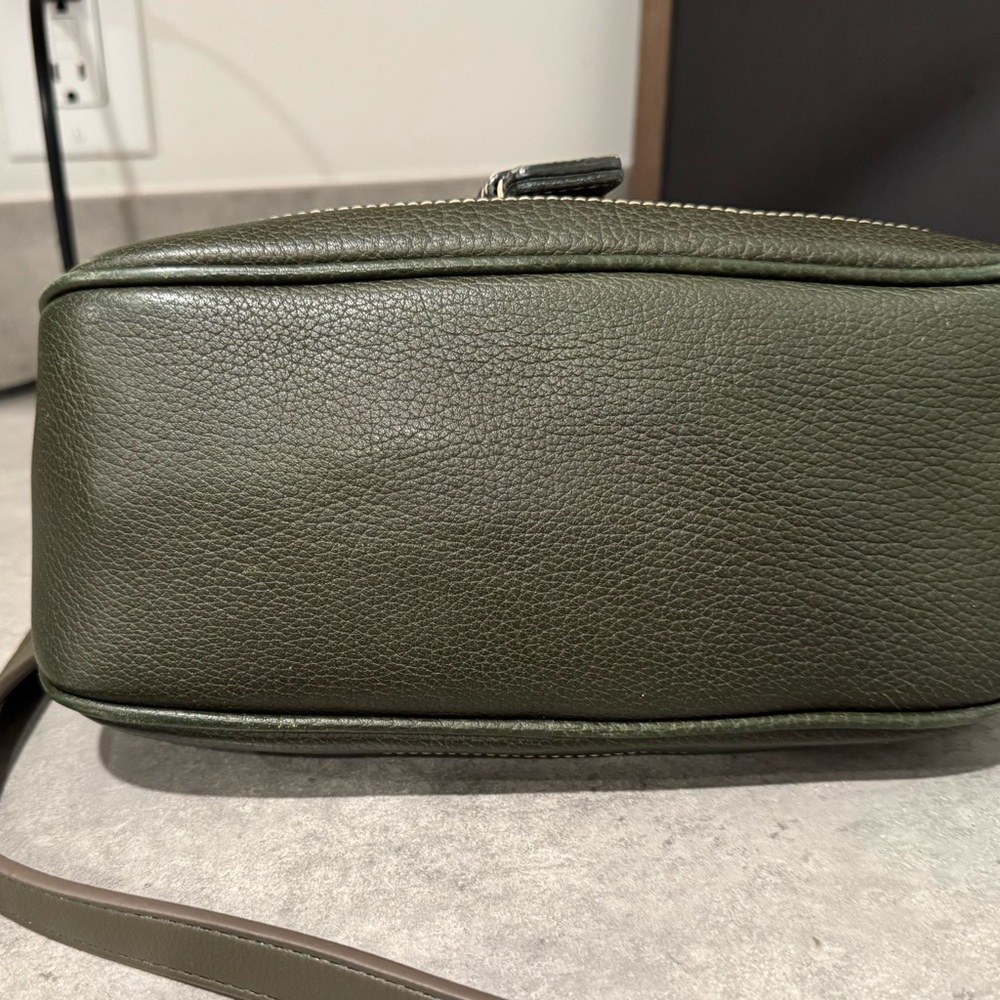 Dooney & Bourke Signature Messenger Style Bag! Green!! GUC!! - Picture 3 of 13